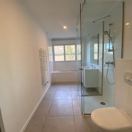 Villa F1 4-bedrooms With Parking, Ac & Pool 8 To 10 Guests *