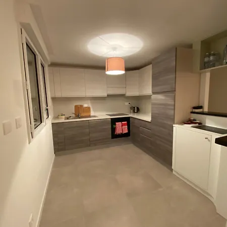 F1 4-bedrooms With Parking, Ac & Pool 8 To 10 Guests La Turbie