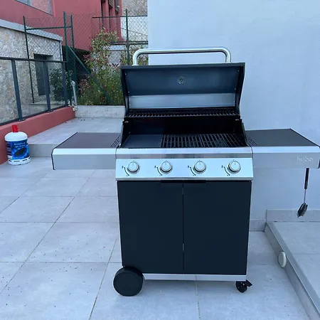 F1 4-bedrooms With Parking, Ac & Pool 8 To 10 Guests * La Turbie